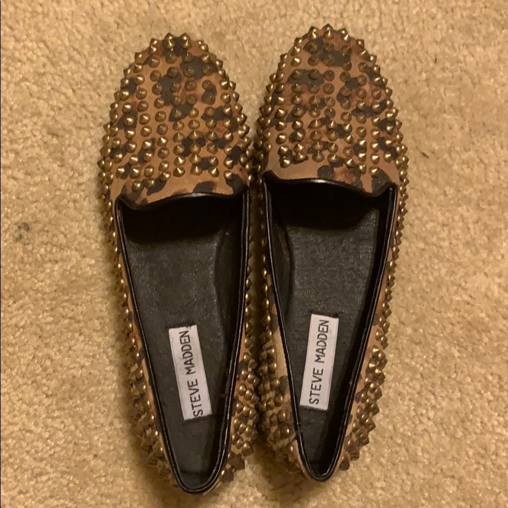 🥿Steve Madden Leopard Studded Flats
